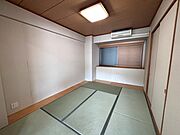 日本情緒漂う寛ぎの和室8.0帖です。