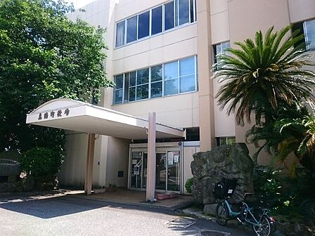 真鶴町役場まで徒歩約4分(約350m)です。