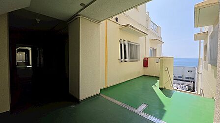 吉浜の潮風が吹き抜ける共立湯河原マンション。