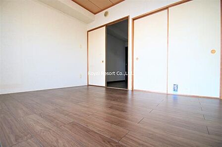 室内は1DKです。