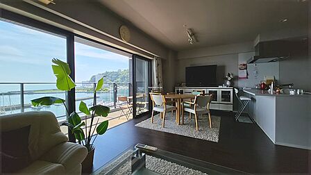 お部屋は2LDK。66.80m2の広さ。