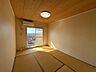和室：南側和室もエアコン完備、明るいお部屋
