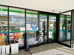 ファミリーマート豊洲スカイズ店 徒歩1分。 10m