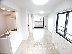 リ：ルーム東近江 1階2LDKのリビング/ダイニング