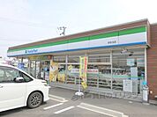 ファミリーマート　武佐北店まで2300メートル