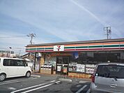 セブンイレブン　草津野路店まで770メートル