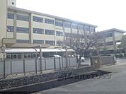 吉身小学校まで1100メートル