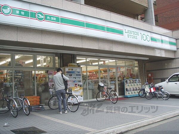 画像19:LAWSON STORE100　京都外大前店まで180メートル