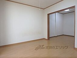 サンシャインシルク嵯峨 1階ワンルームのリビング/ダイニング