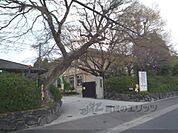 嵐山小学校まで110メートル