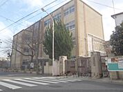 川岡小学校まで600メートル