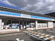 ローソン　上鳥羽大宮通り店まで230メートル
