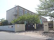 下鳥羽小学校まで400メートル