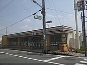 セブンイレブン　長岡京駅東口店まで660メートル