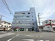 看板取付スペースあり、視認性良好
