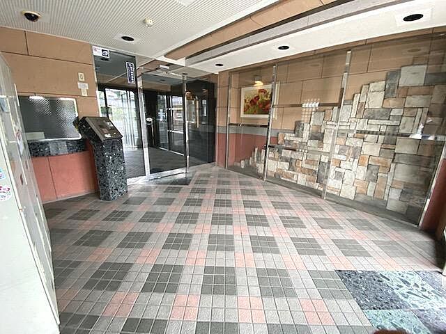 6 / 11