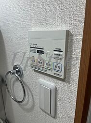 ペアパレス六町2号館