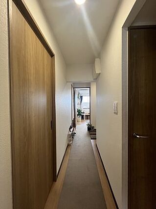 廊下をリビング...