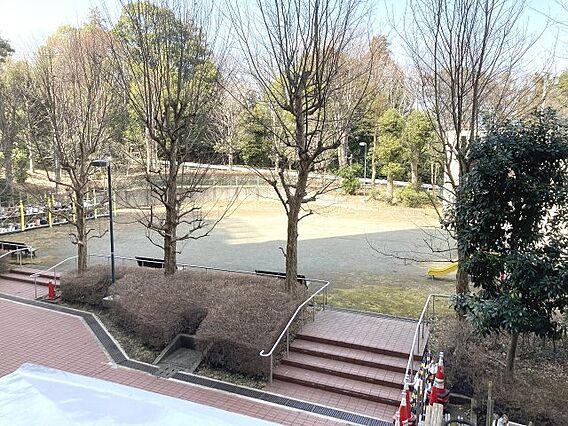 北側バルコニー...