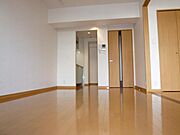 バルコニーから見た7.4帖の洋室(反転の場合あり)