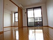 間仕切り開ければ広々使用できます(反転の場合あり)