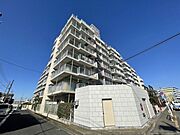 総戸数168戸の大規模マンション。昭和60年6月築。新耐震基準のマンションです。