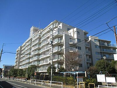 外観：総戸数168戸の大規模マンション。昭和60年6月築。新耐震基準のマンションです。