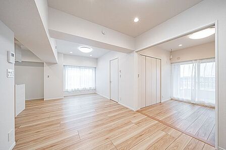 LDKと洋室(2)をつなげて使うと、約21帖の広々空間になります。