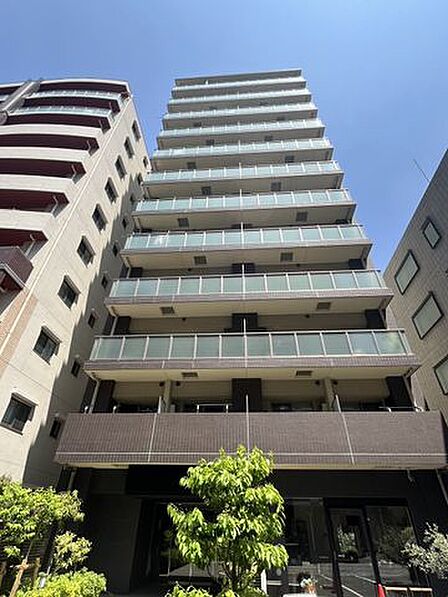 【外観】穏やかな街並みに溶け込み、洗練と落ち着きを纏います。