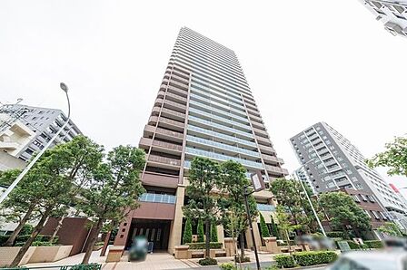 【外観】平成15年8月築。新耐震基準のマンションです。