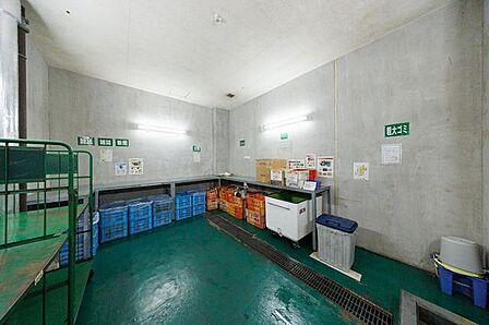 【ゴミ置き場】管理の行き届いたゴミ置き場。
