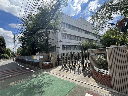 武蔵野市立桜野小学校 徒歩12分 930m