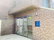 掃除の行き届いた綺麗なサブエントランス。管理体制良好です。