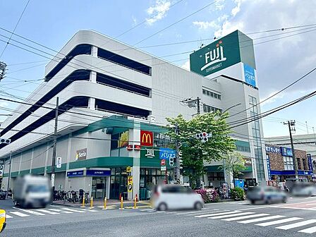 FUJI横浜南店 徒歩7分。 490m