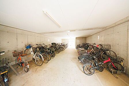 自転車置場※空き状況は担当者までご連絡ください。