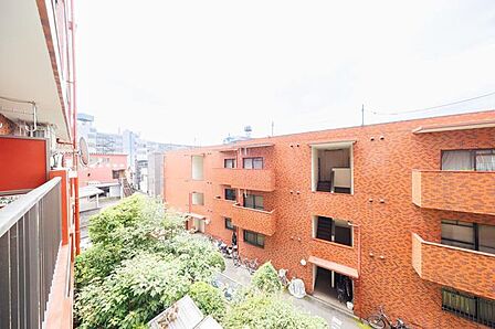 3階部分からの眺望。晴れた日には青空が広がります