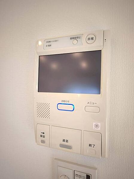 モニター付きのインターフォンですので予定外の来客も顔が見えますので安心して対応できますね!