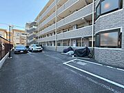 駐車場お出かけの際もお時間かからず出て行けそうですね！