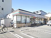 セブンイレブン　深草西浦8丁目店まで70メートル