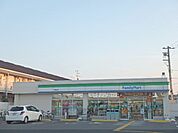 ファミリーマート　城陽樋尻店まで750メートル