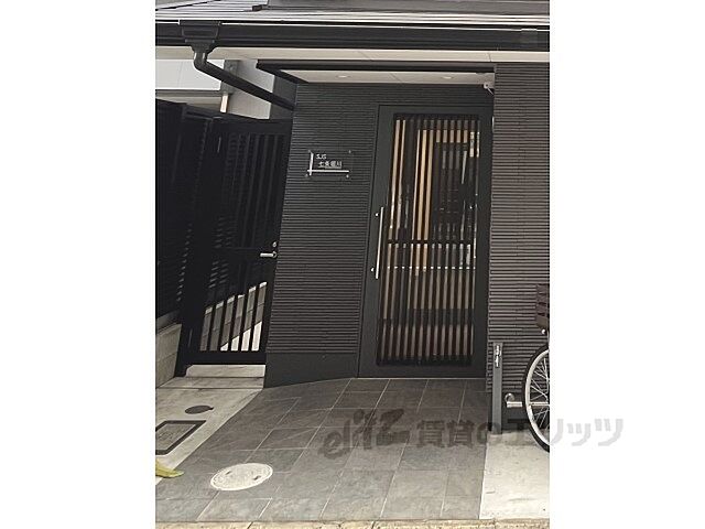 15 / 23