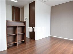 レセンテ中御所 102 1階1LDKのリビング/ダイニング