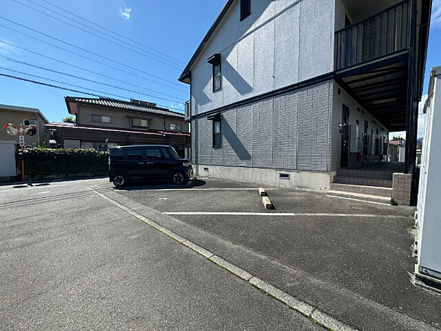 6 / 11