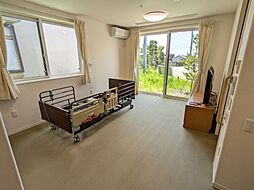 みらいふ岡田松岡　Ｄ棟 101 1階ワンルームのリビング/ダイニング