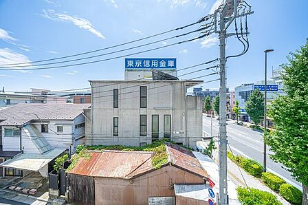 南向きで陽当り良好です。