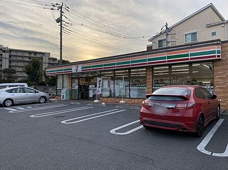 セブンイレブン板橋徳丸4丁目店 徒歩5分。 390m