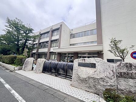 板橋区立志村坂下小学校 徒歩8分。 610m