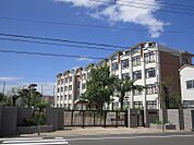 大阪市立義務教育学校生野未来学園（小中一貫校）まで約４００ｍです。