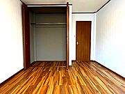 ３階の洋室約７．８帖：（フロアタイル・クロス張替等）