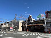 ＪＲ環状線　桃谷駅まで約７８５ｍ（徒歩１０分）です。